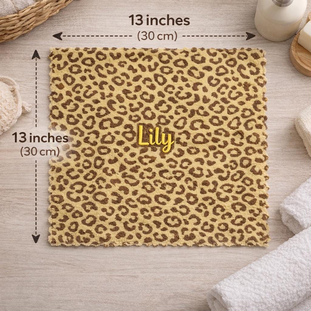 Personalisiertes Babywaschlappen mit Leopardenmuster | Gesichtshandtuch, Lätzchen, Spucktuch mit individuellem Namen
