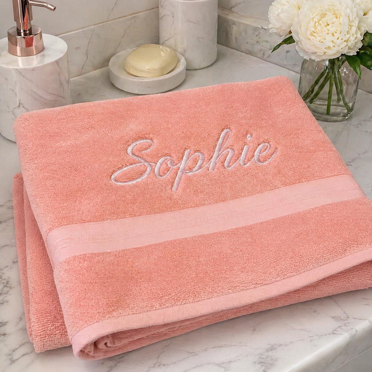 Benutzerdefiniertes besticktes Baumwoll-Badetuch, personalisiertes Badetuch mit Namensmonogramm