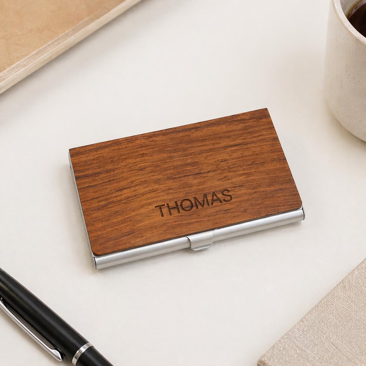 Personalisierter Visitenkartenhalter aus Holz mit Gravur, schlankes Metallgehäuse, Visitenkartenbox aus Walnuss-Ahorn