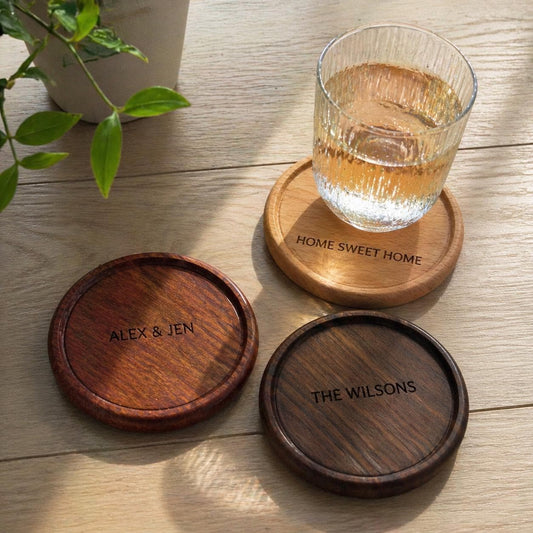 Personalisierte Untersetzer aus Holz, mit individueller Namensgravur, minimalistische rustikale Heimdekoration