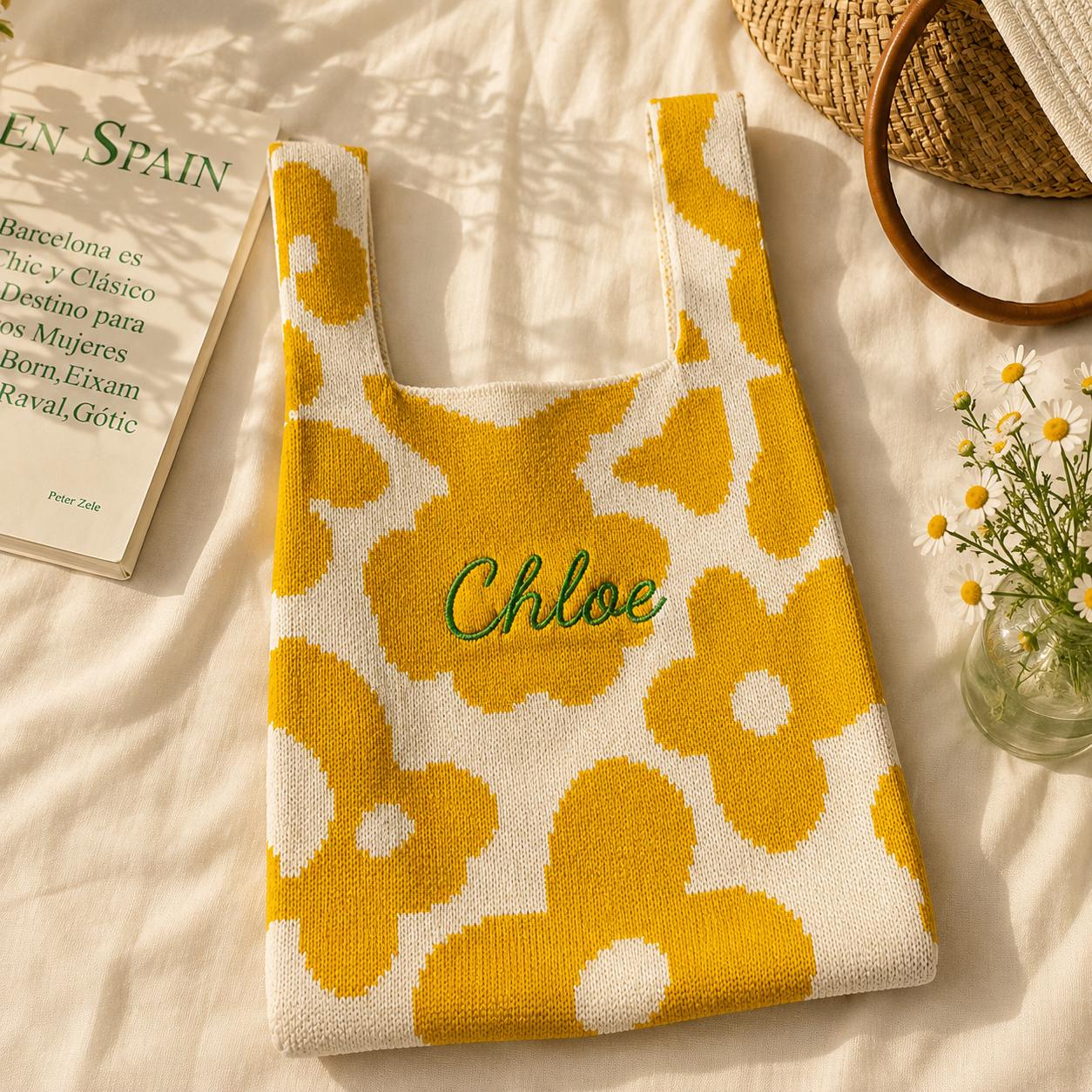 Bestickte Blumen-Stricktasche • Personalisierter Name