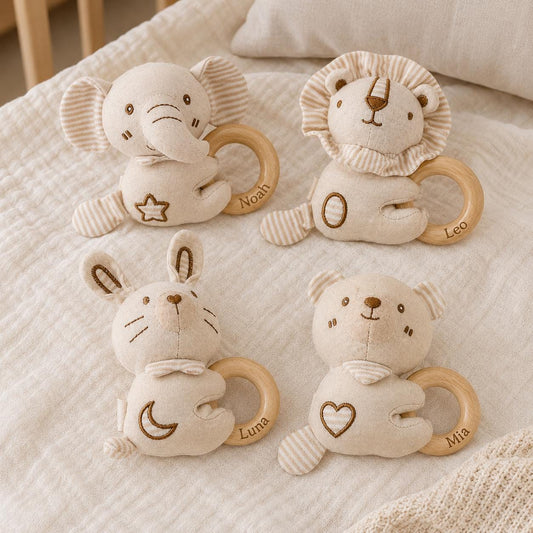Personalisierte Baby Tier Rassel, Weiche Plüsch Babyrassel mit Graviertem Holzring, Neugeborenes Babyparty Geschenk, Neutrale Kinderzimmer Spielzeug