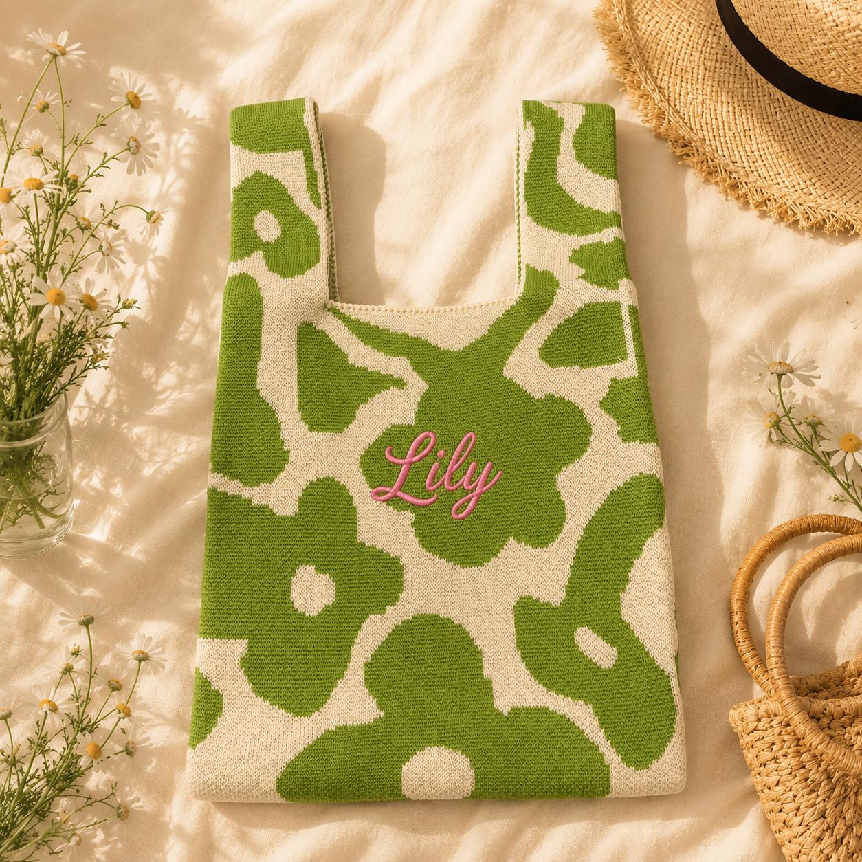 Bestickte Blumen-Stricktasche • Personalisierter Name