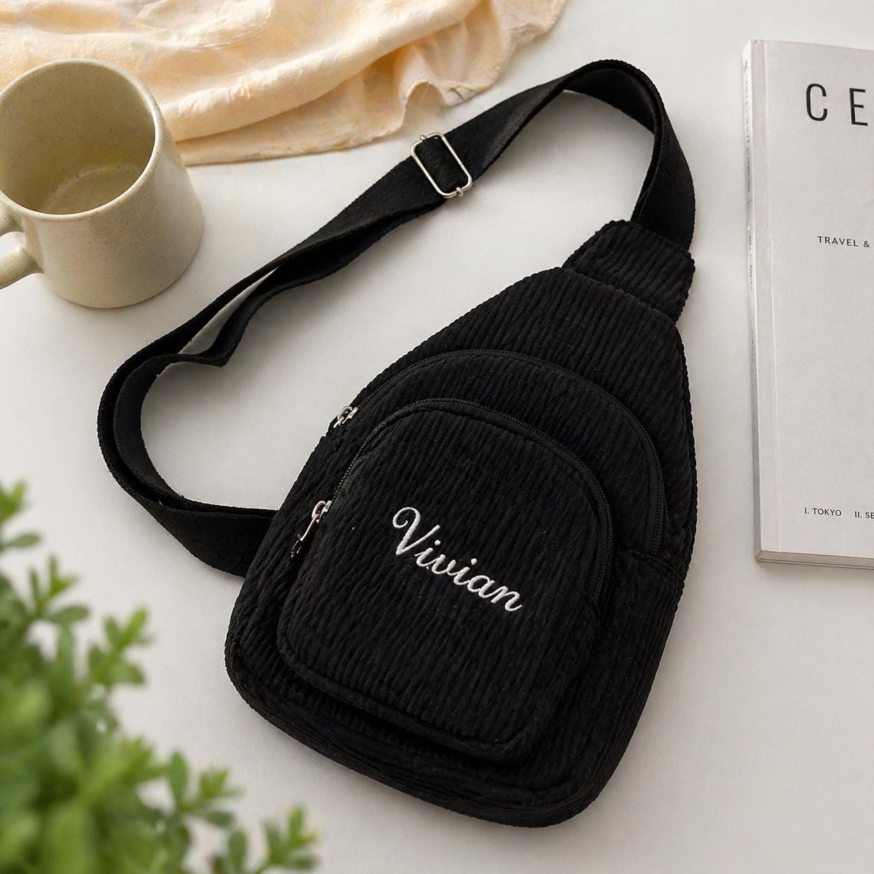 Bestickte Cord-Umhängetasche, personalisierte Mini-Sling-Bag